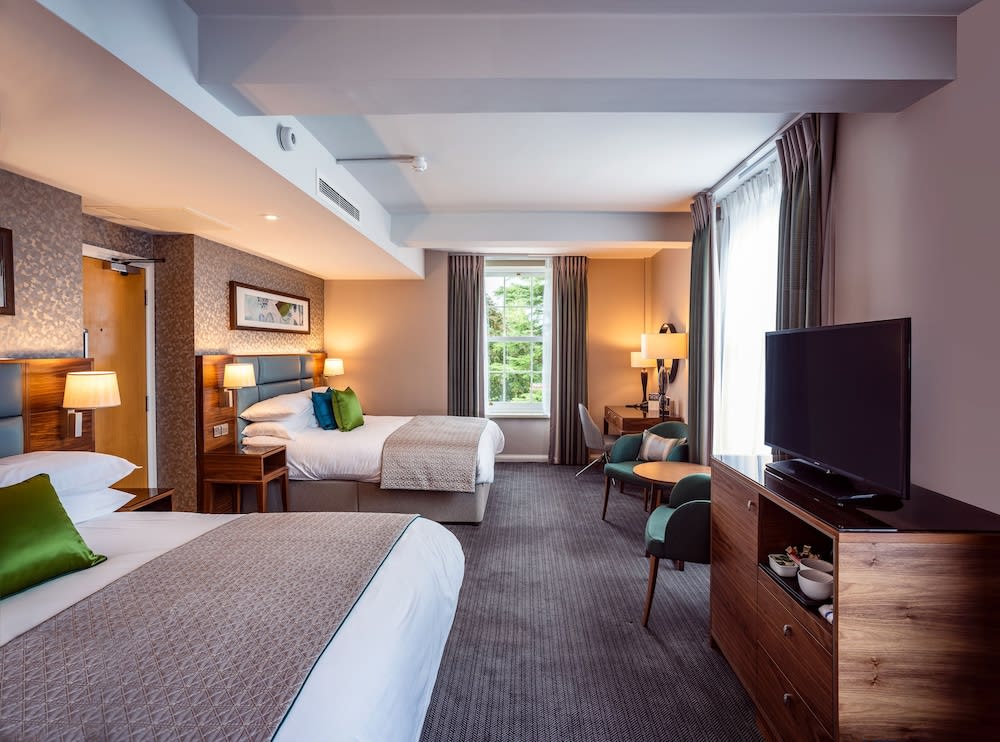 The Lensbury Resort 4