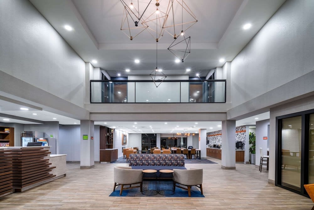 La Quinta Inn & Suites by Wyndham-Albany GA 2