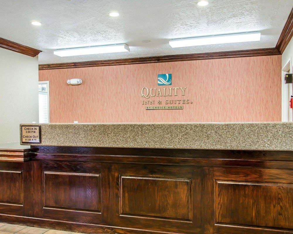 Quality Inn & Suites 4