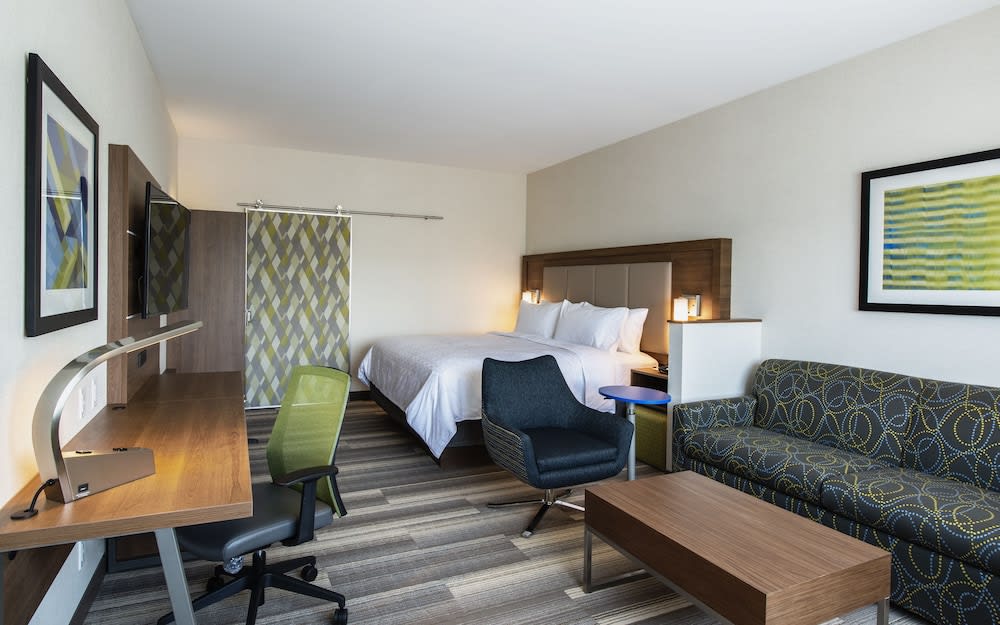 Holiday Inn Express & Suites Kelowna - East by IHG 2
