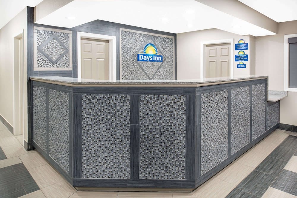 Days Inn by Wyndham Carthage 1