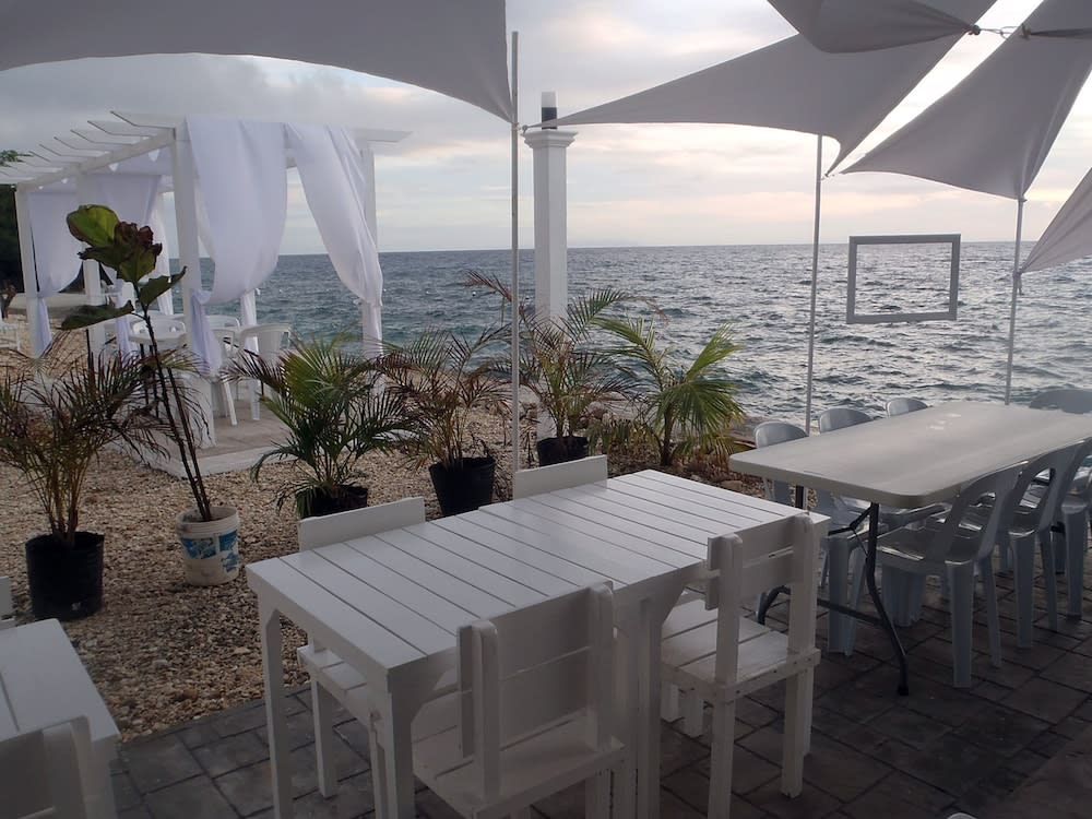 Seascape Beach Resort Oslob 2