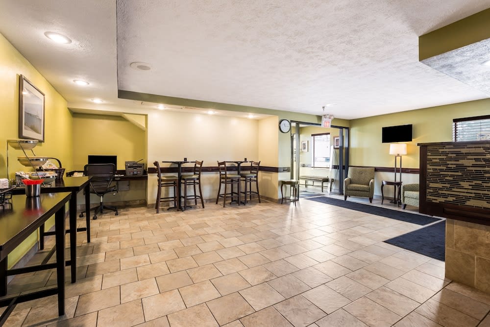 Quality Inn Traverse City 2