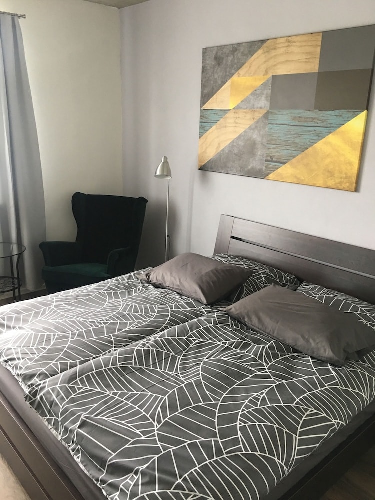 HOTEL 63 2