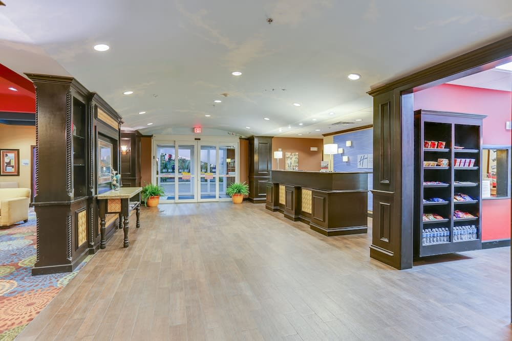 Holiday Inn Express & Suites HUNTSVILLE by IHG 2
