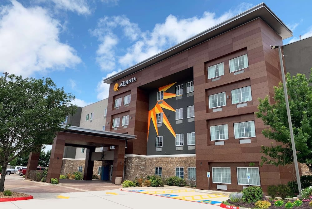 La Quinta Inn and Suites by Wyndham - Schertz 1