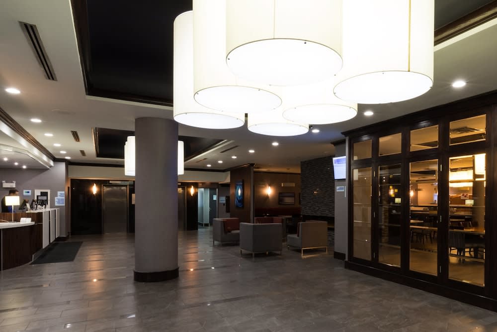Holiday Inn Express Edmonton Downtown by IHG 2