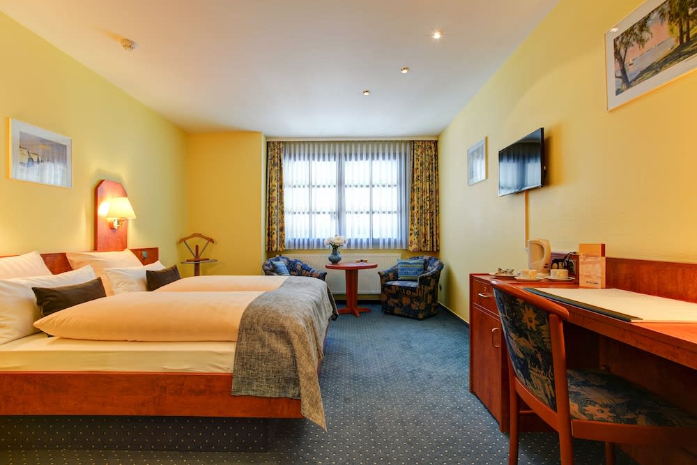 Hotel Elbinsel free parking 1