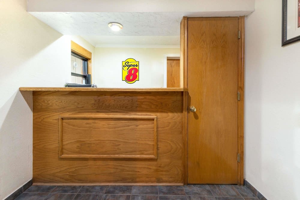 Super 8 by Wyndham Enid 2