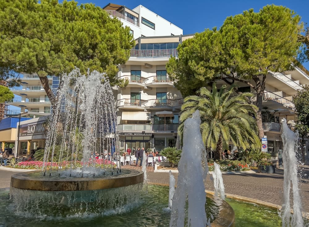 Monaco Suites Hotel 1