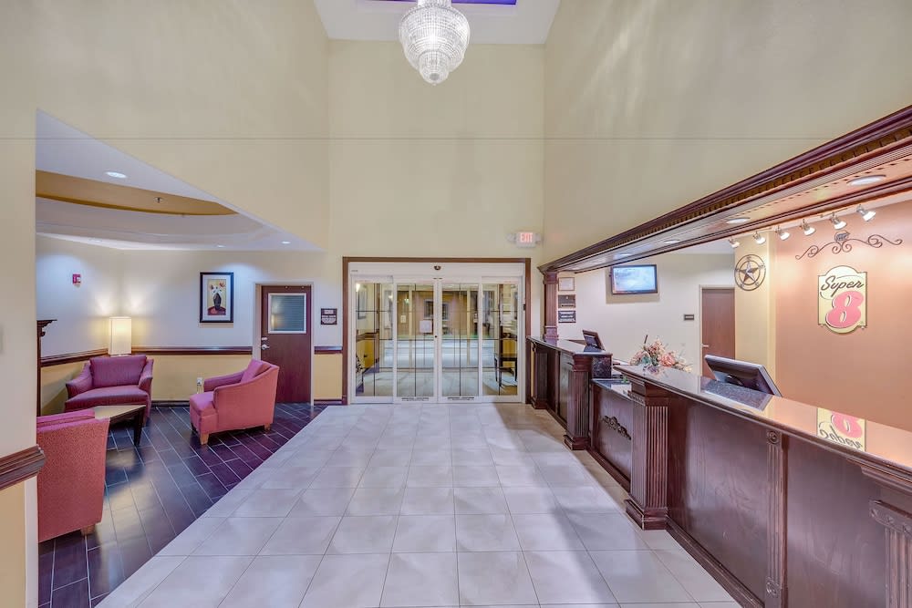 Super 8 by Wyndham Hidalgo at La Plaza Mall & Mcallen Airport 2