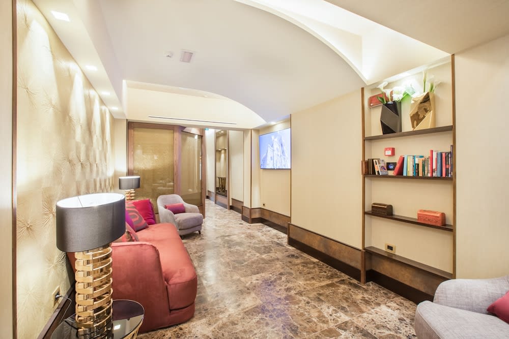 Solo Experience Hotel 5