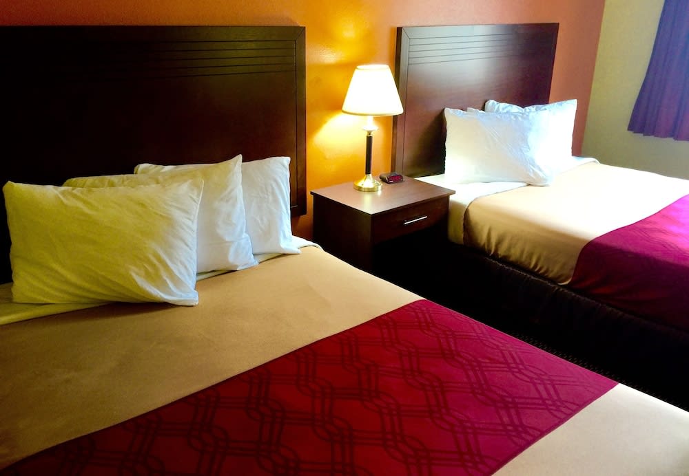 Rodeway Inn Willamette River 2