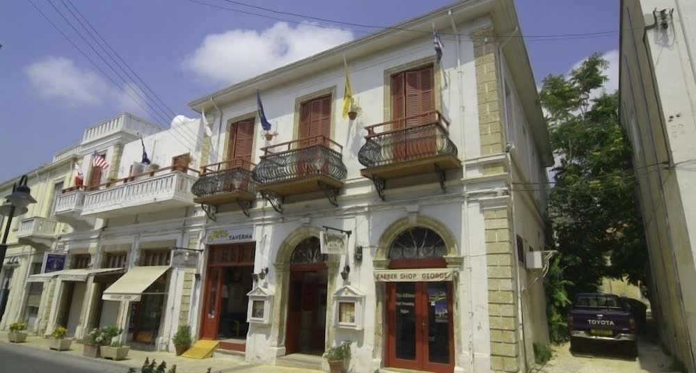 Kiniras Traditional Hotel & Restaurant 1
