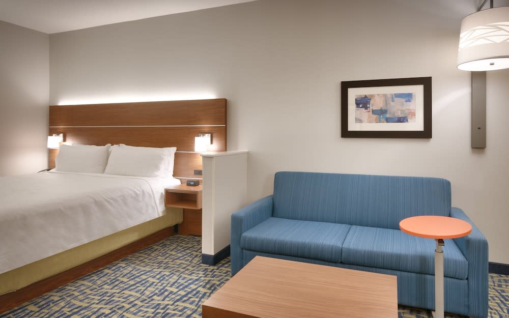 Holiday Inn Express & Suites GAINESVILLE I-75 by IHG 2