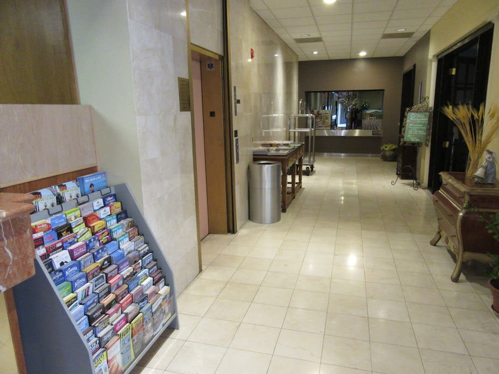 Ramada by Wyndham Los Angeles/Wilshire Center 3