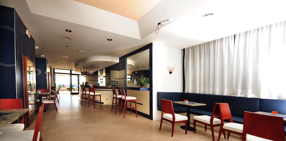 Hotel Orient & Pacific 2