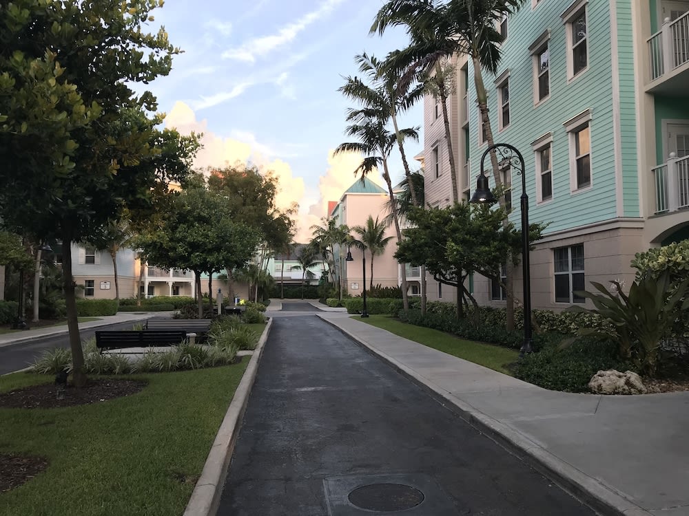 Harborside Resort & Vacation Rentals at Atlantis 1