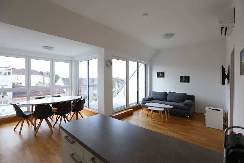 4 Beds and More Vienna Apartments - Contactless check-in 1