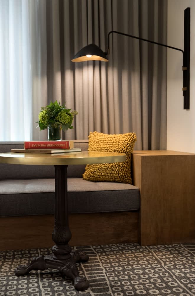 The MC, Autograph Collection 5