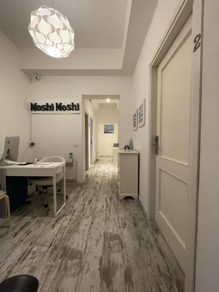 Moshi Moshi 1