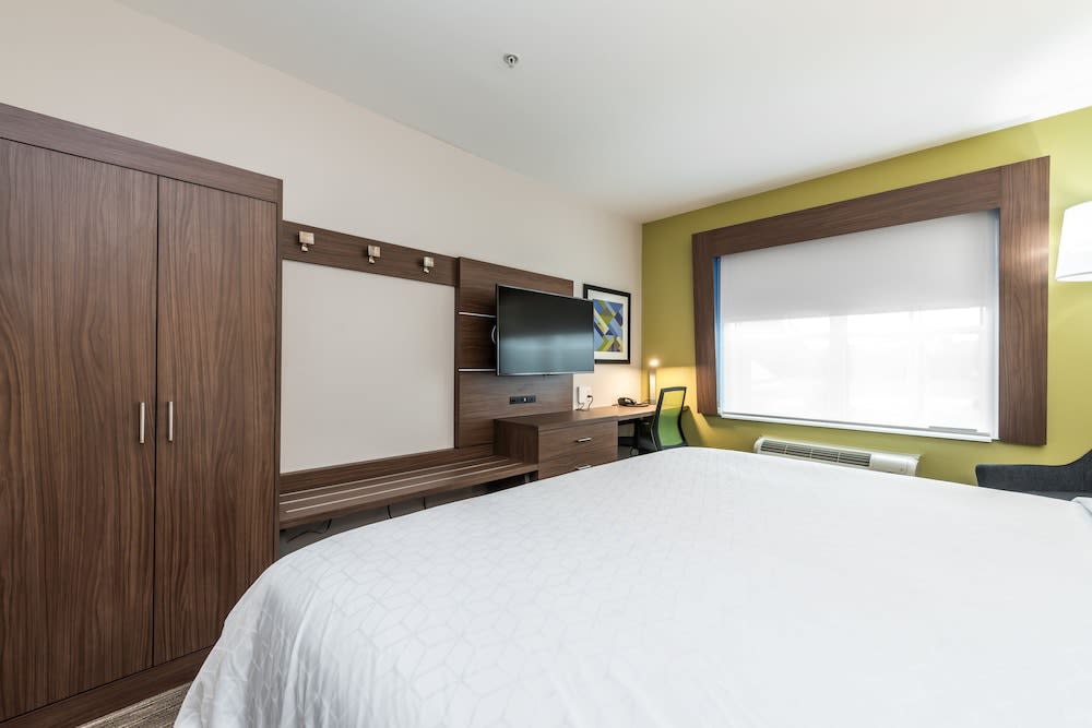 Holiday Inn Express & Suites LAGRANGE by IHG 2