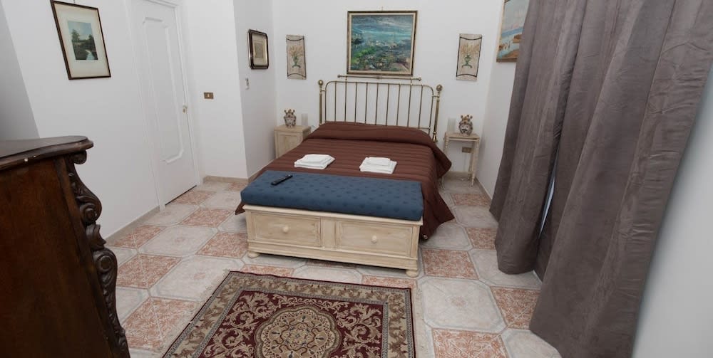 Cannatella's Mansion 4