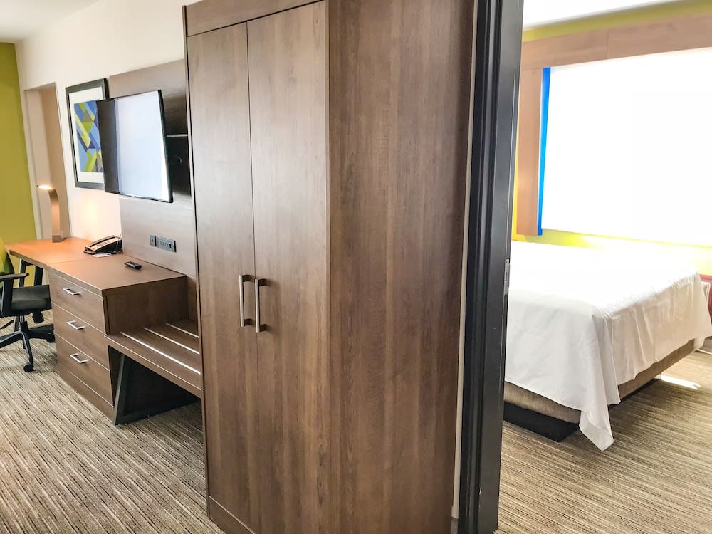 Holiday Inn Express & Suites LUBBOCK WEST by IHG 2