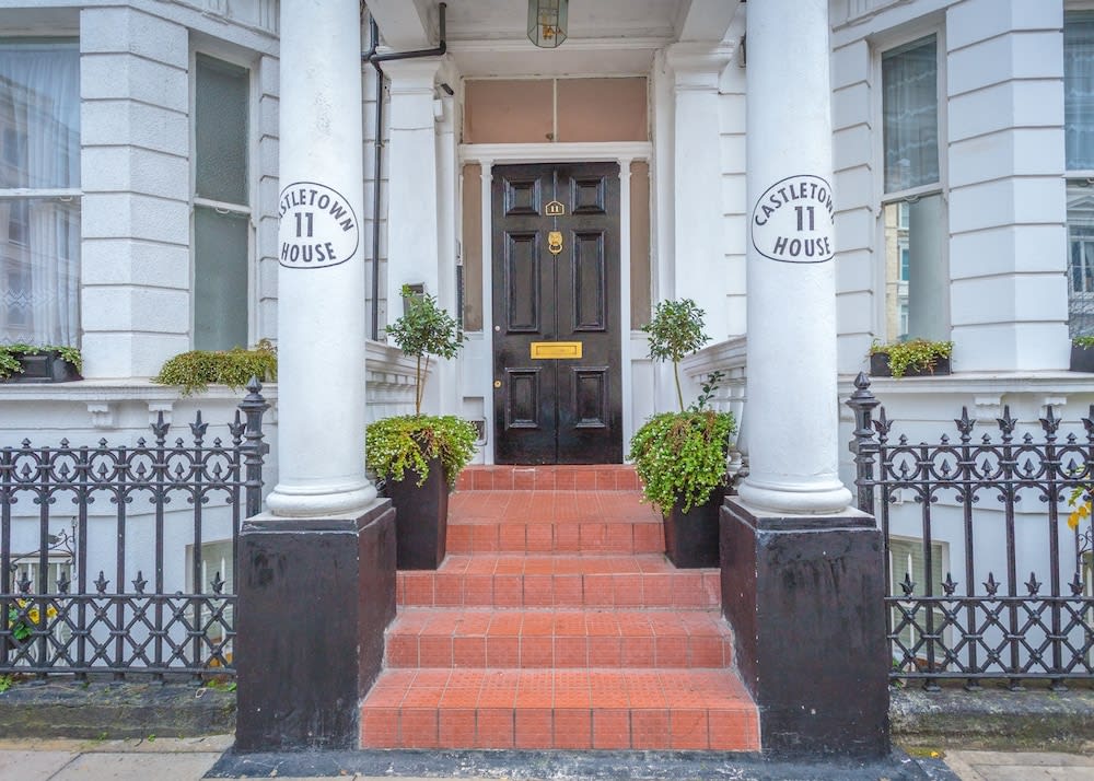 Castletown House Apartments 1