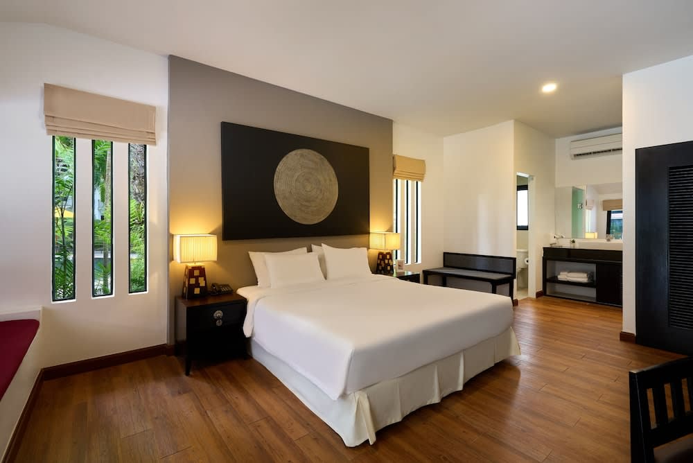 Nai Yang Beach Resort and Spa 5