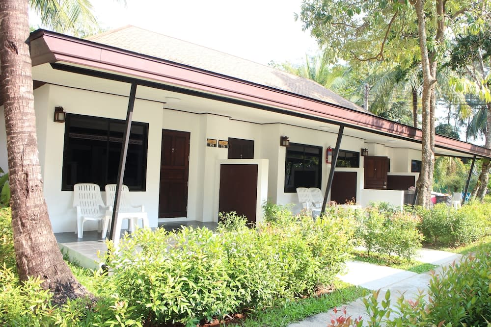 Nai Yang Beach Resort and Spa 3