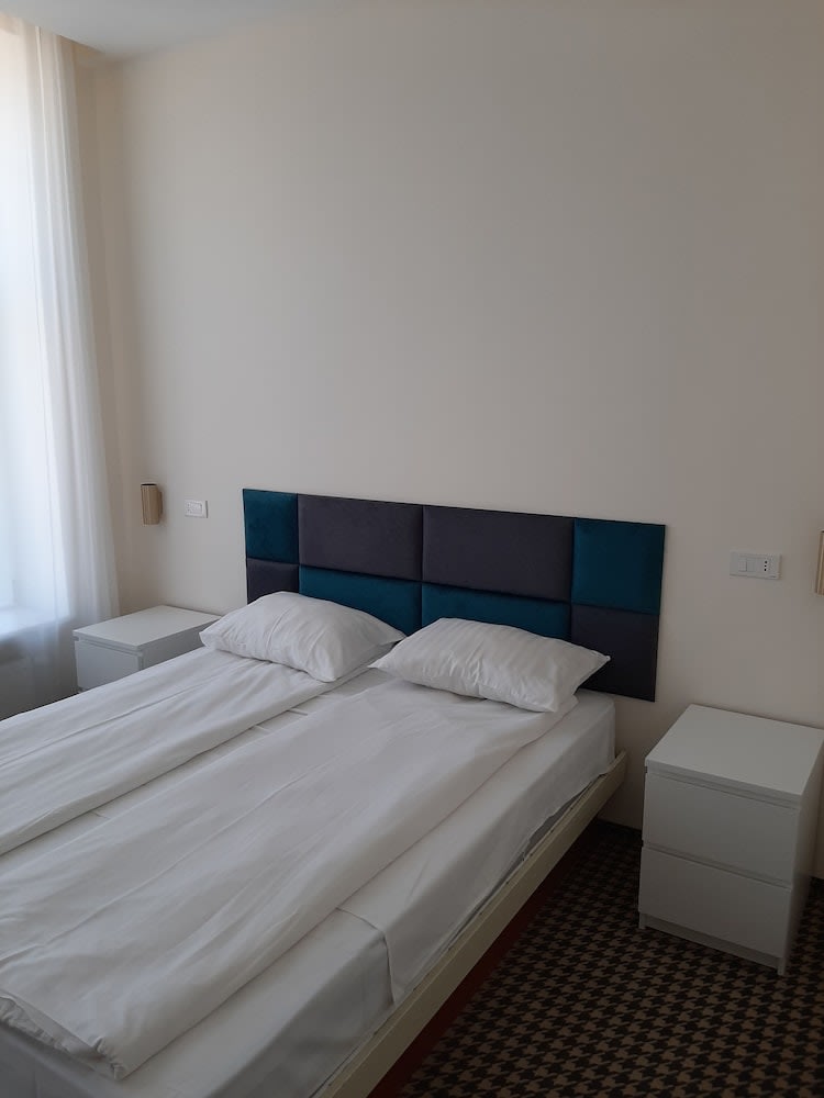 Hotel Astoria City Center 2
