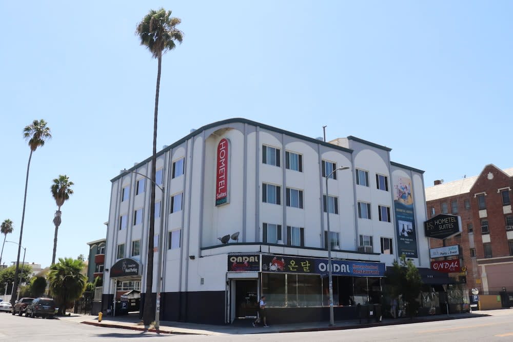 Hometel Suites 1