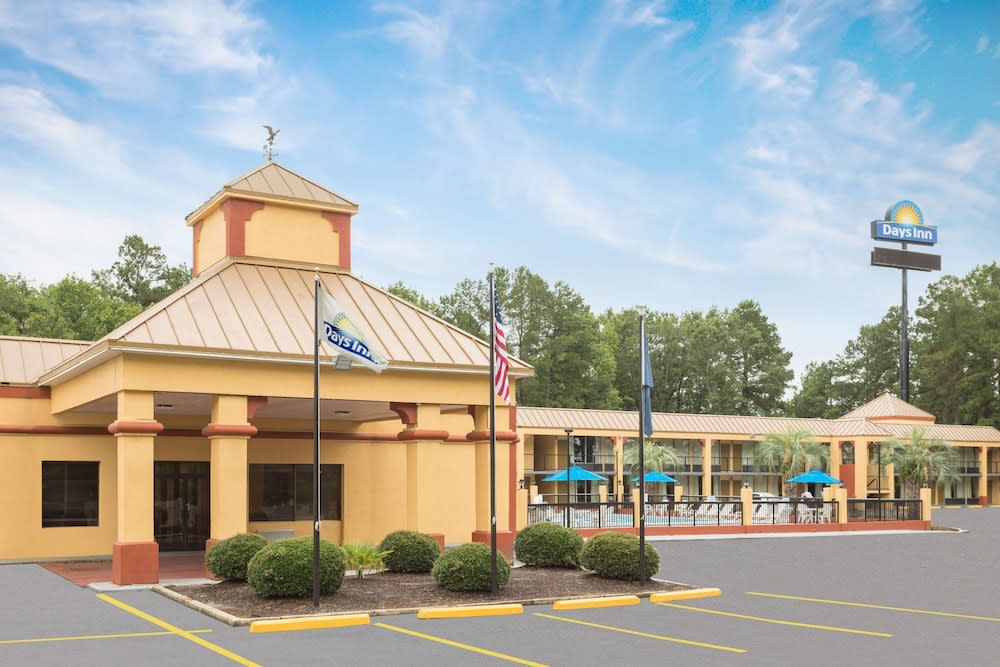 Days Inn by Wyndham Orangeburg South 1