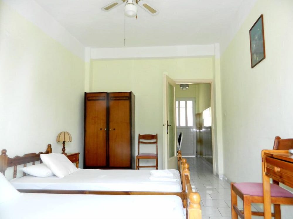 Logara's Apartments 3