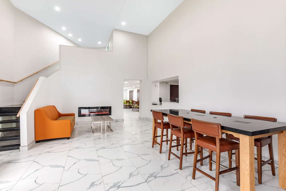 Quality Inn & Suites Sulphur Springs 4