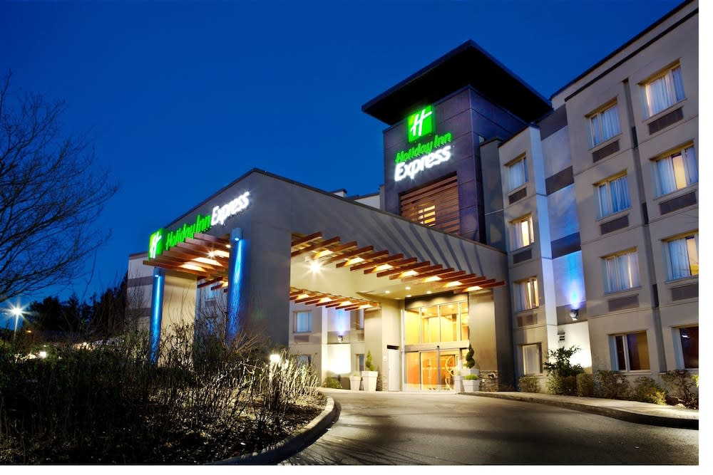 Holiday Inn Express & Suites LANGLEY by IHG 1