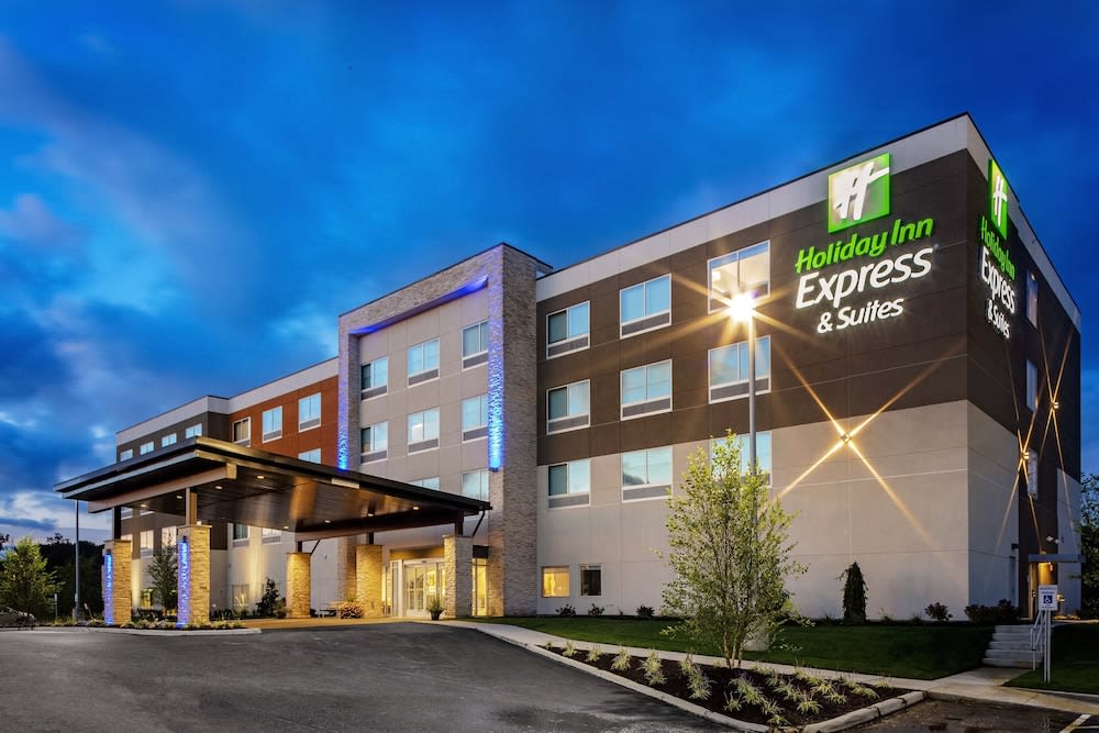Holiday Inn Express & Suites MADISON by IHG 1