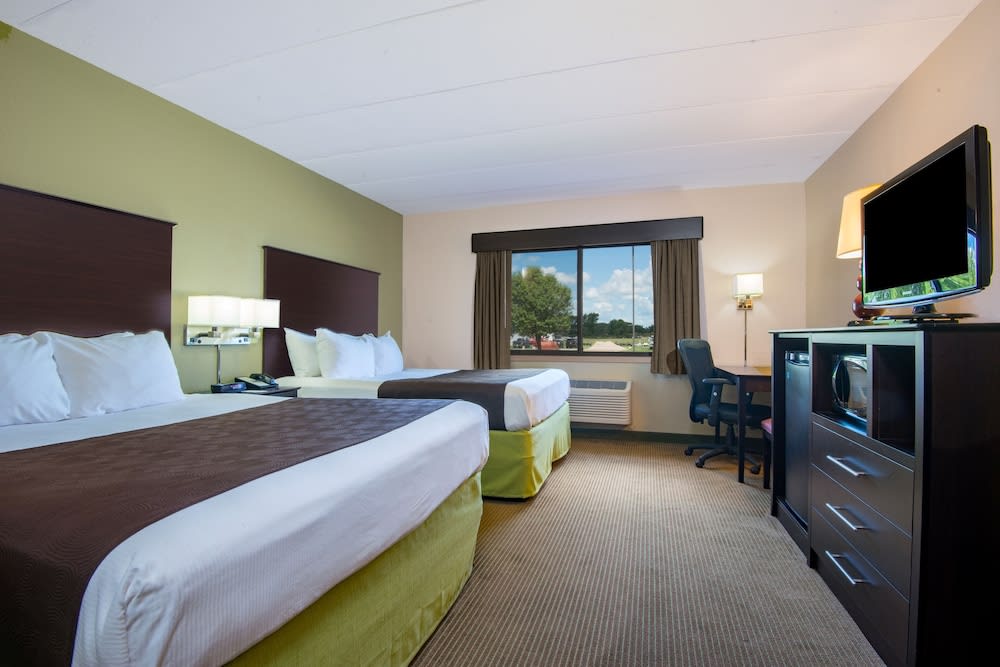 AmericInn by Wyndham Okoboji 1