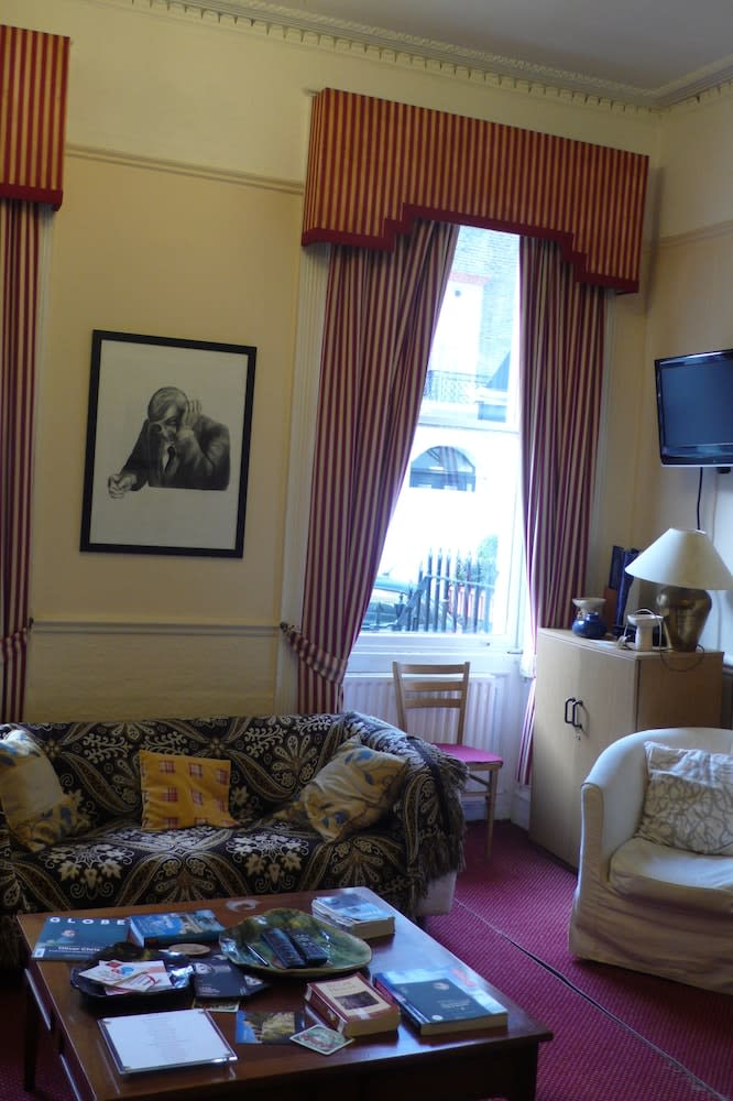 Pickwick Hall - Hostel 2