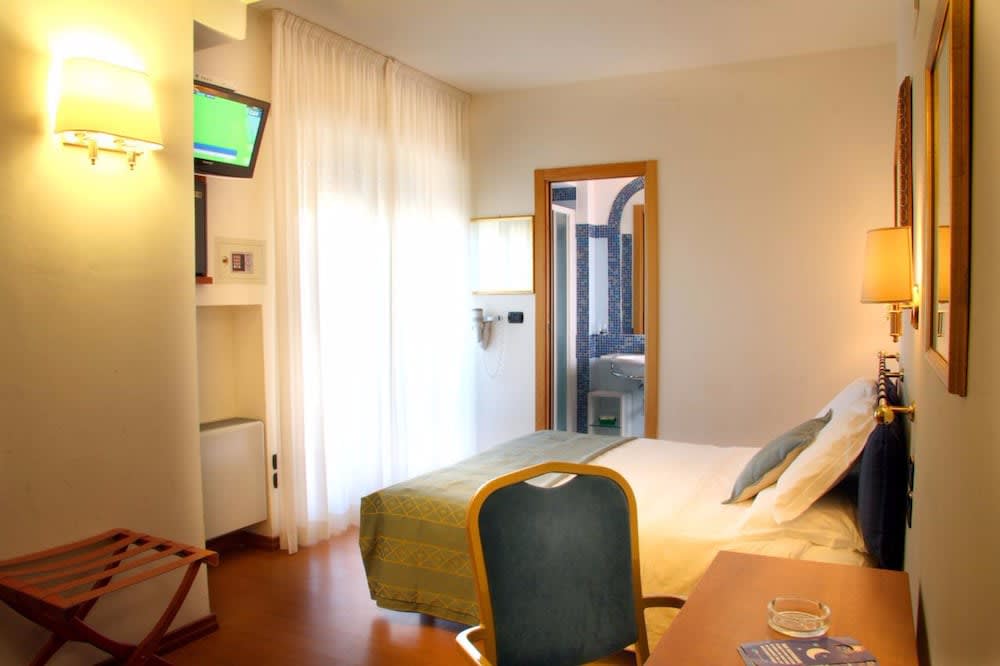 International Hotel & Suite 3