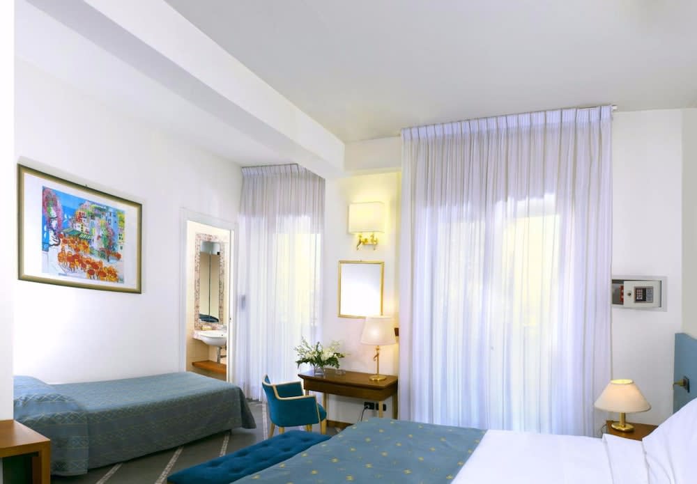 International Hotel & Suite 4