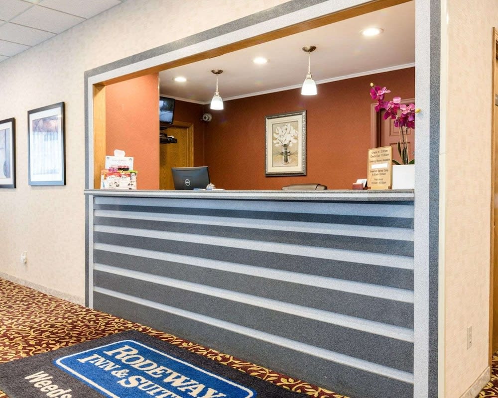 Rodeway Inn 1