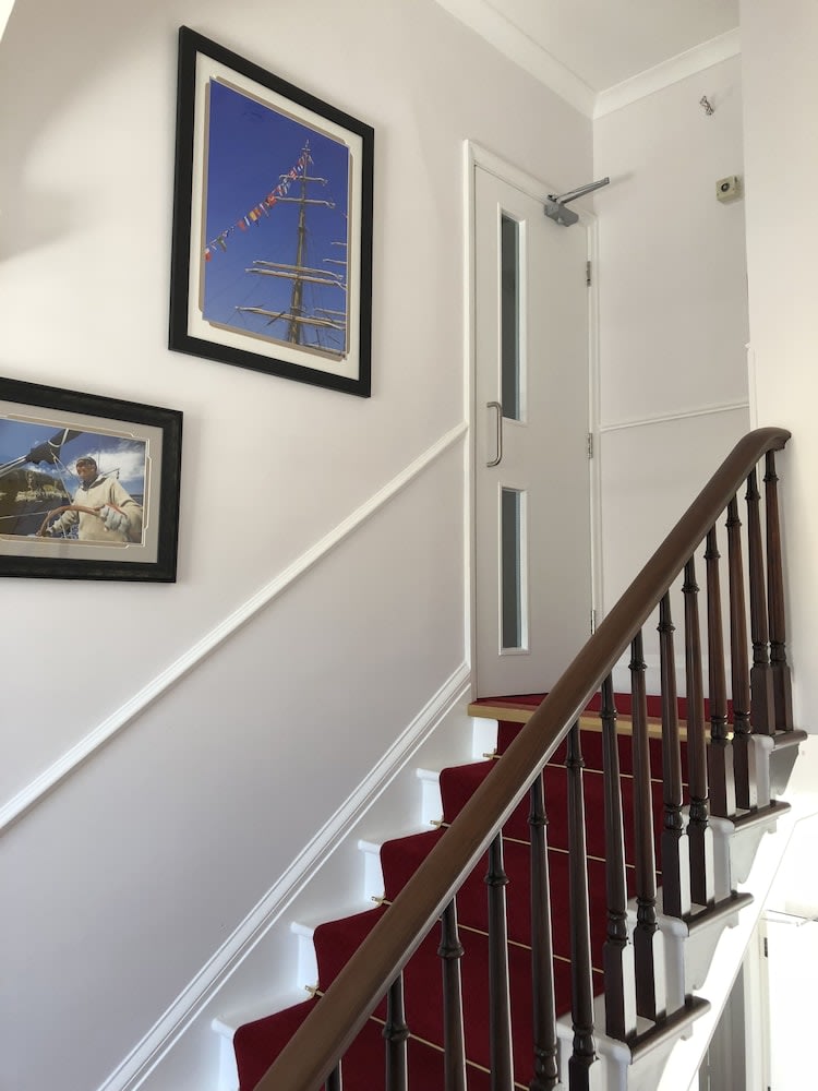 Almorah Hotel 2