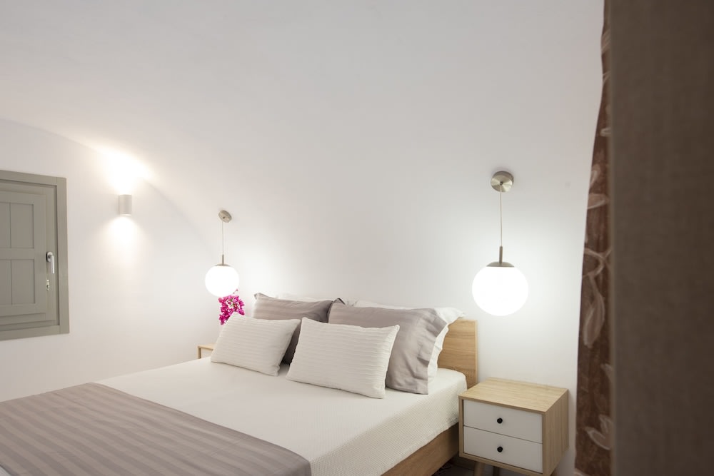 White Orchid Suites 2