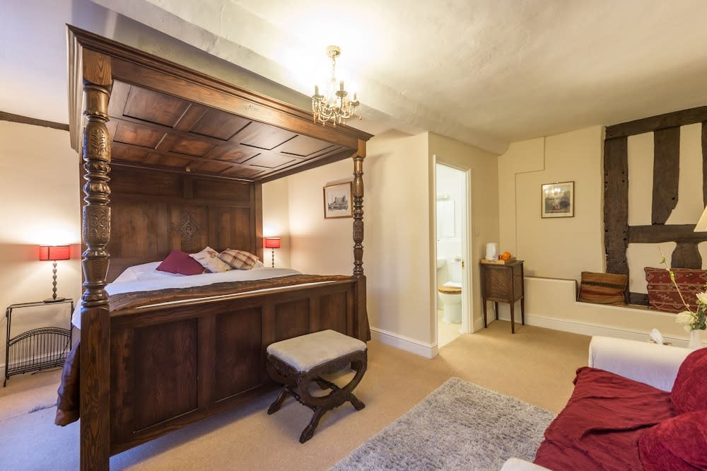 Cromwell's Tap House, Shrewsbury Best deals