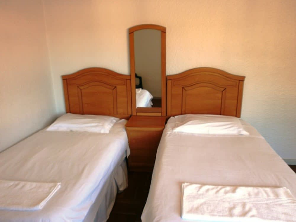 Vicmor Court 35 - Apartment 3