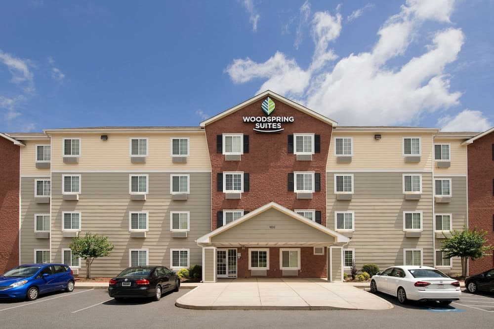 WoodSpring Suites Charlotte Gastonia 1
