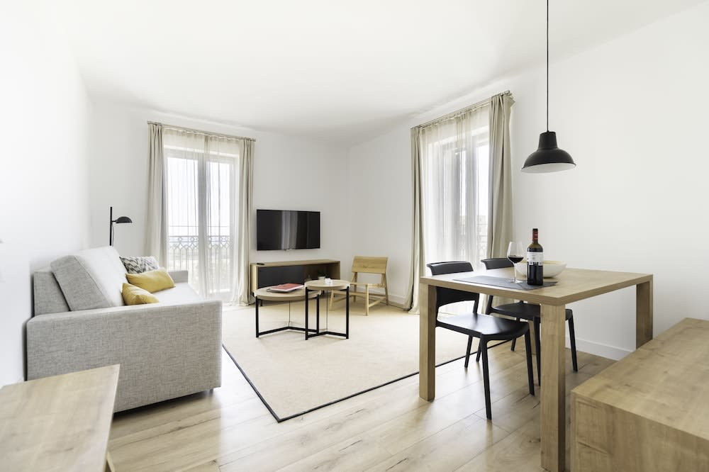 Port Plaza Apartments 1