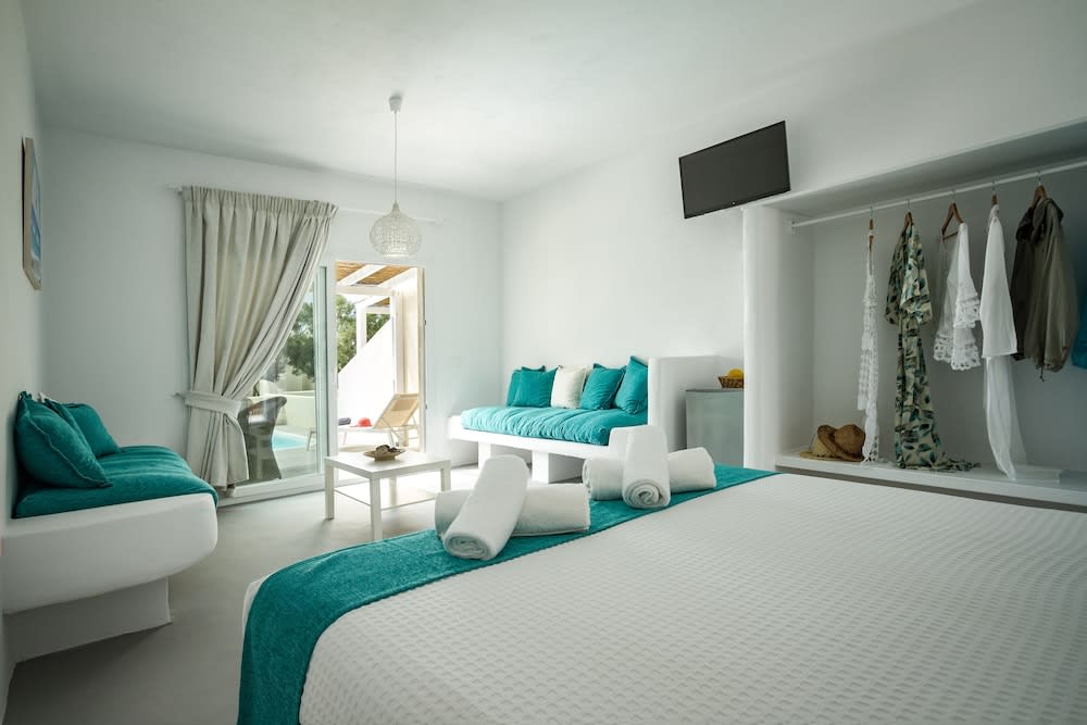 Sea Sound White Katikies 4